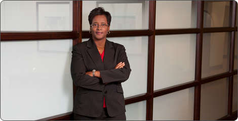 Tracey R Wallace